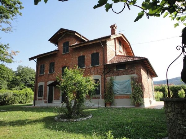 casa indipendente in vendita a Santo Stefano di Magra