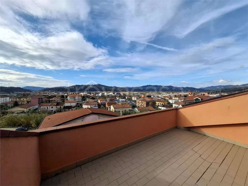 appartamento in vendita a Santo Stefano di Magra