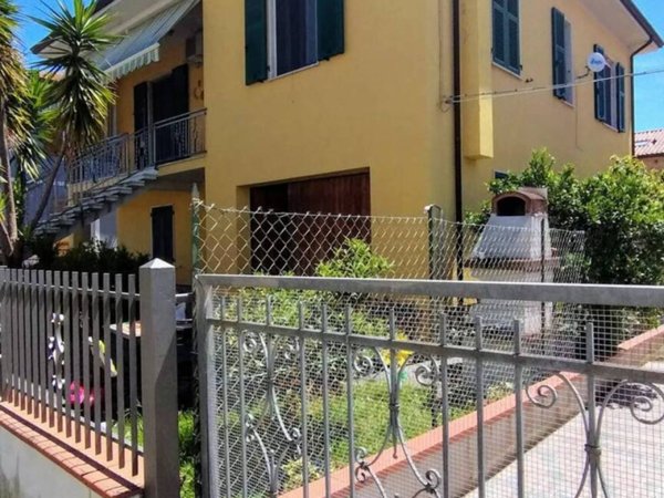 appartamento in vendita a Santo Stefano di Magra