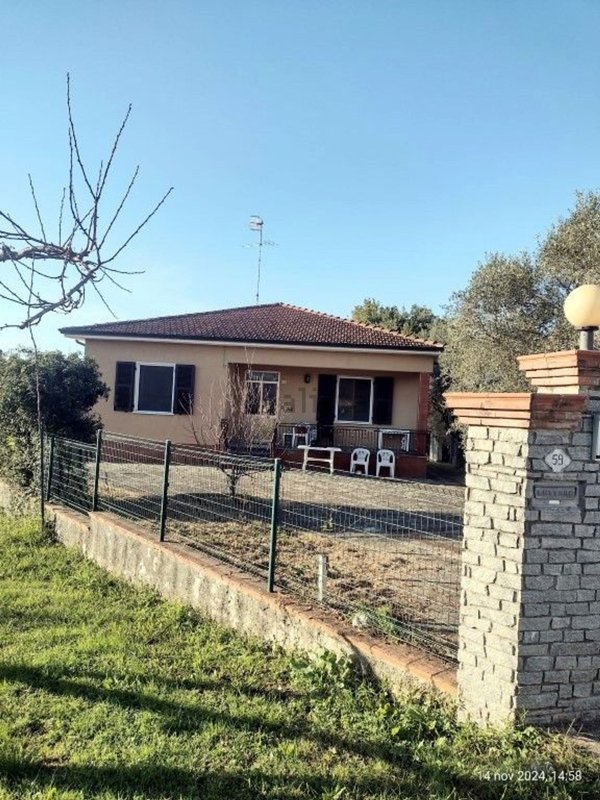 casa indipendente in vendita a Santo Stefano di Magra