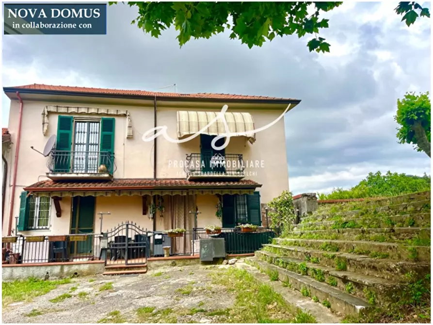 casa indipendente in vendita a Santo Stefano di Magra