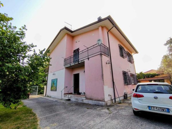 casa indipendente in vendita a Santo Stefano di Magra