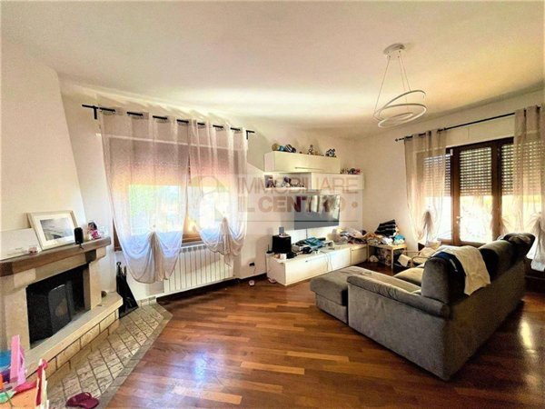 casa indipendente in vendita a Santo Stefano di Magra