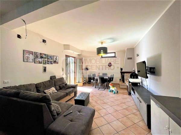 casa indipendente in vendita a Santo Stefano di Magra