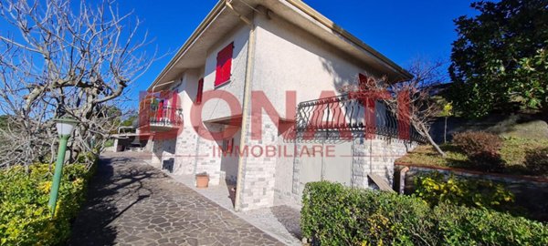 casa indipendente in vendita a Santo Stefano di Magra in zona Ponzano Superiore