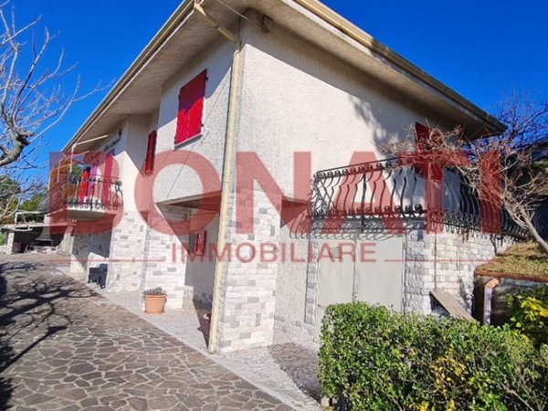 casa indipendente in vendita a Santo Stefano di Magra in zona Ponzano Superiore