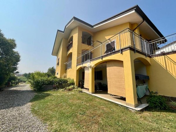 casa indipendente in vendita a Santo Stefano di Magra