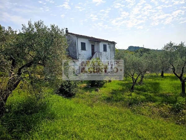 casale in vendita a Santo Stefano di Magra
