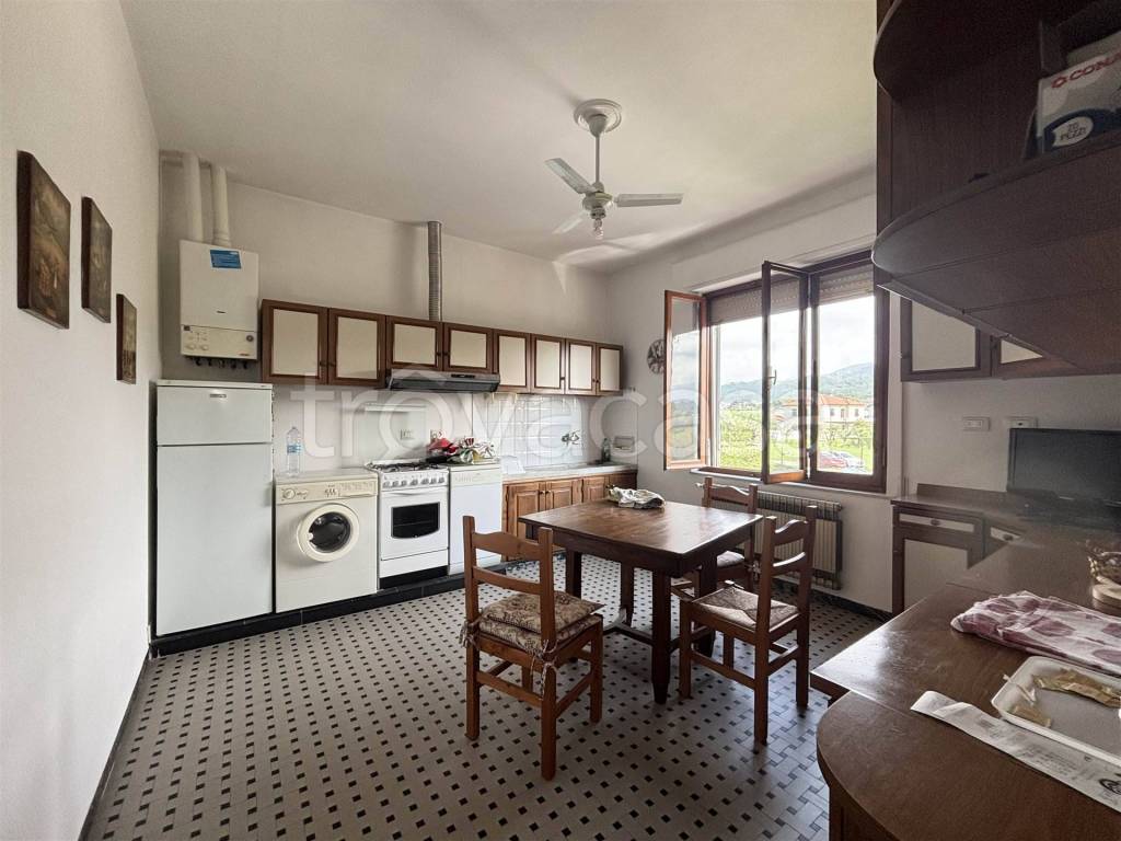 casa indipendente in vendita a Santo Stefano di Magra