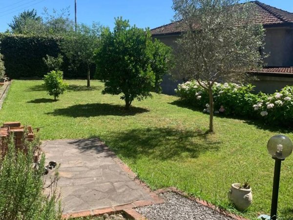 casa indipendente in vendita a Santo Stefano di Magra in zona Ponzano Magra