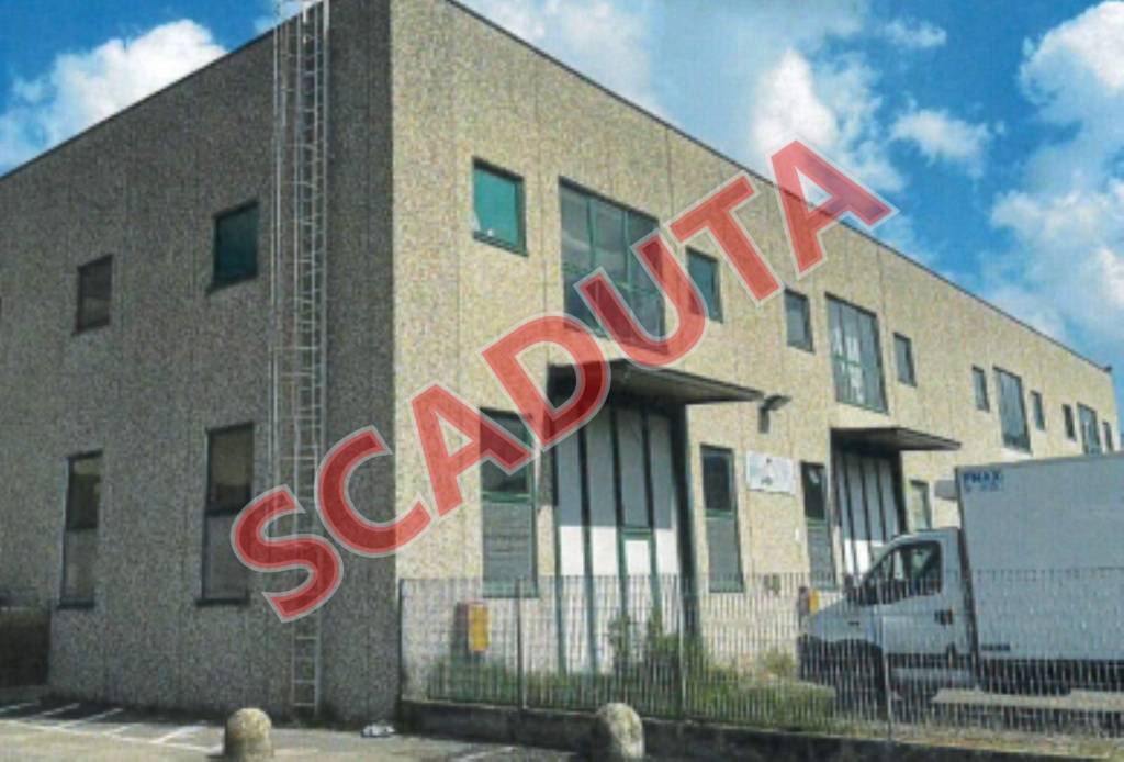 locale commerciale in vendita a Santo Stefano di Magra