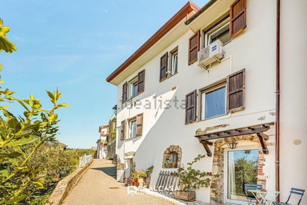 casa indipendente in vendita a Santo Stefano di Magra in zona Ponzano Superiore