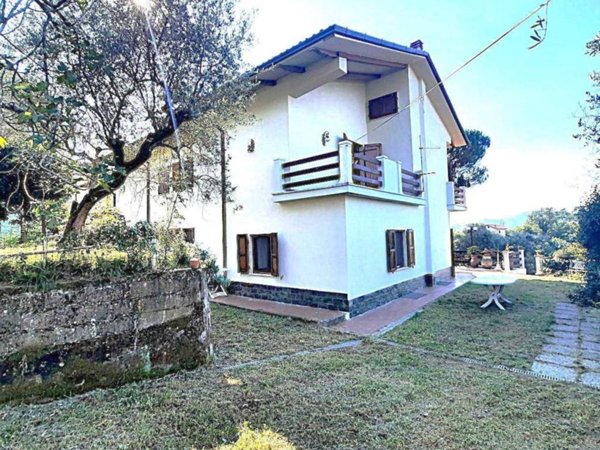 casa indipendente in vendita a Santo Stefano di Magra in zona Ponzano Magra