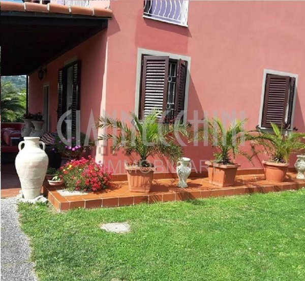 casa indipendente in vendita a Santo Stefano di Magra