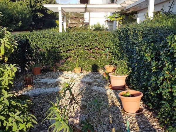 casa indipendente in vendita a Santo Stefano di Magra