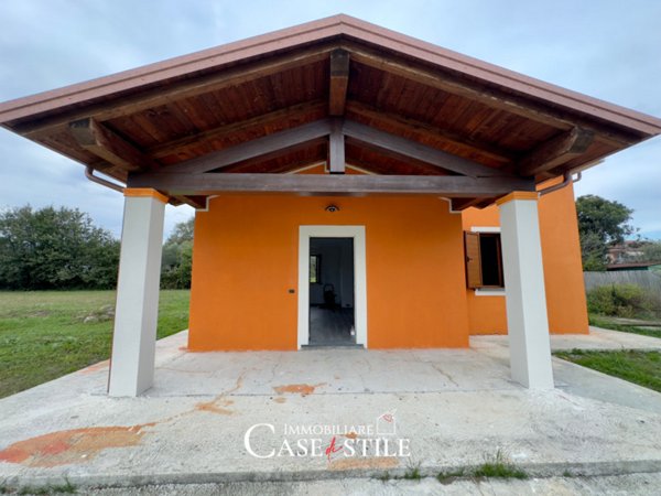 casa indipendente in vendita a Santo Stefano di Magra