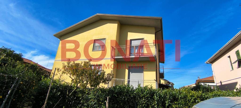 casa indipendente in vendita a Santo Stefano di Magra