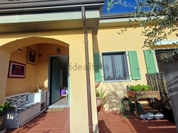 casa indipendente in vendita a Santo Stefano di Magra