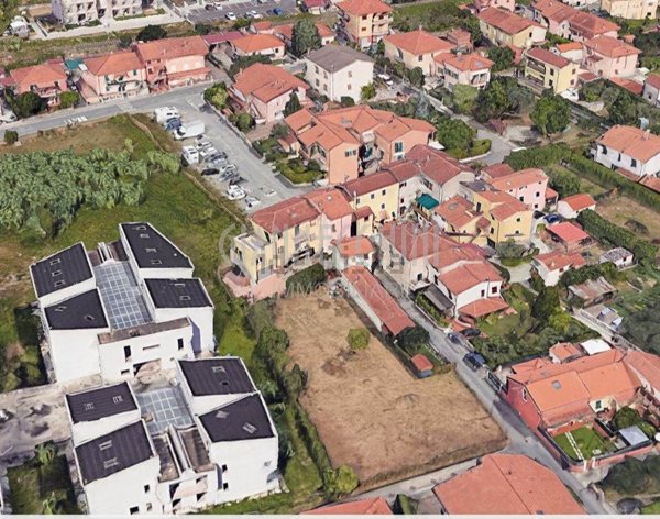 terreno edificabile in vendita a Santo Stefano di Magra in zona Ponzano Magra