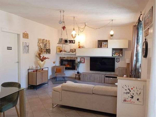 appartamento in vendita a Santo Stefano di Magra in zona Ponzano Superiore