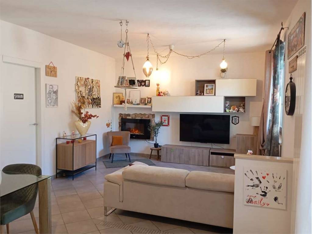 appartamento in vendita a Santo Stefano di Magra in zona Ponzano Superiore