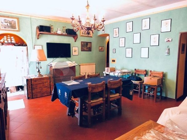 appartamento in vendita a Santo Stefano di Magra in zona Ponzano Superiore