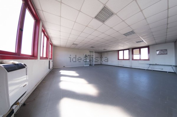 capannone in vendita a Santo Stefano di Magra