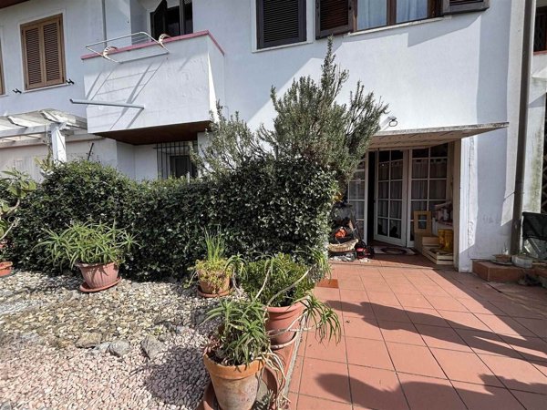 casa indipendente in vendita a Santo Stefano di Magra