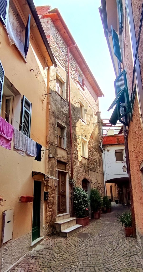 casa indipendente in vendita a Santo Stefano di Magra