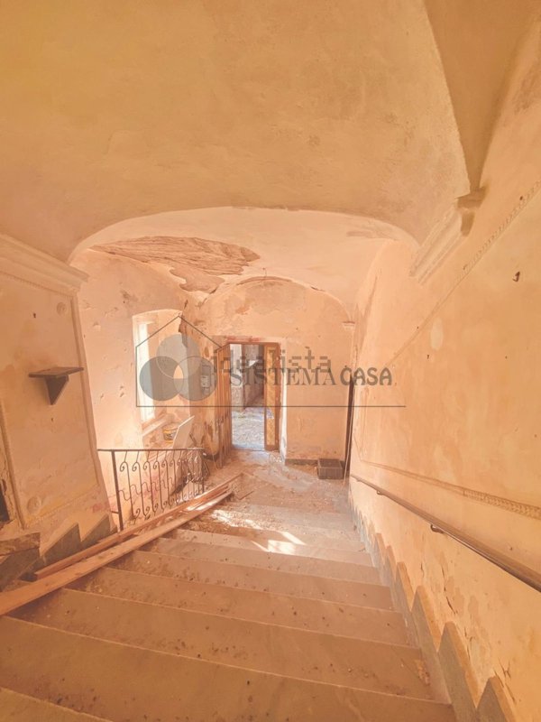 esavano in vendita a Santo Stefano di Magra in zona Ponzano Superiore