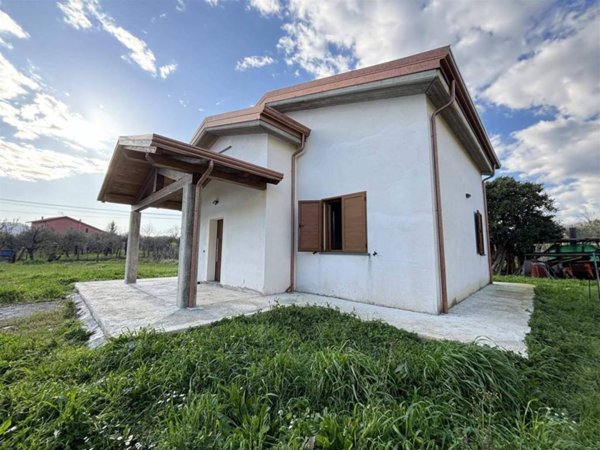 casa indipendente in vendita a Santo Stefano di Magra