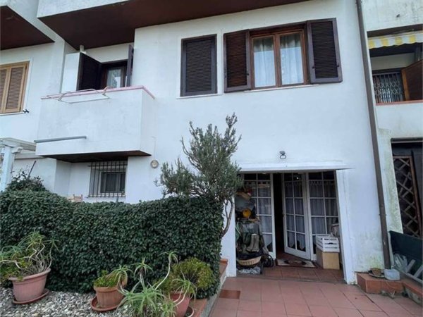 casa indipendente in vendita a Santo Stefano di Magra in zona Ponzano Magra