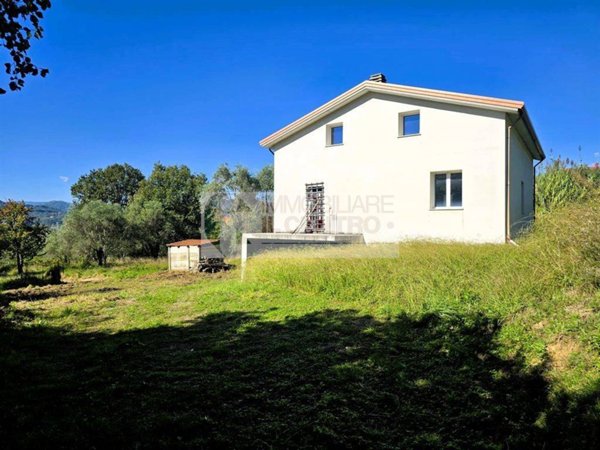 casa indipendente in vendita a Santo Stefano di Magra