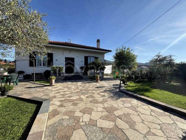 casa indipendente in vendita a Santo Stefano di Magra