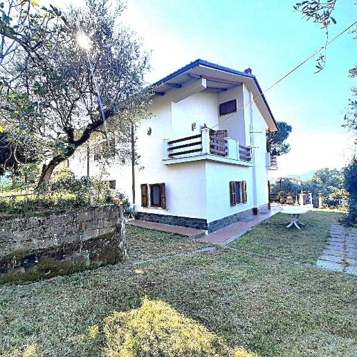 casa indipendente in vendita a Santo Stefano di Magra in zona Ponzano Magra