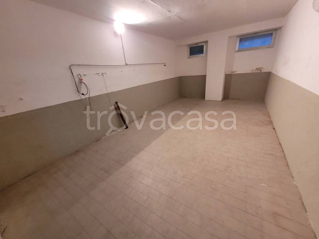 locale commerciale in vendita a Santo Stefano di Magra