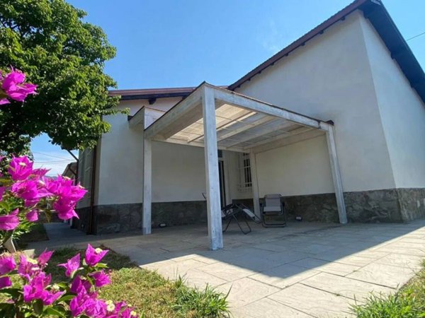 casa indipendente in vendita a Santo Stefano di Magra