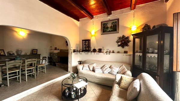 casa indipendente in vendita a Santo Stefano di Magra