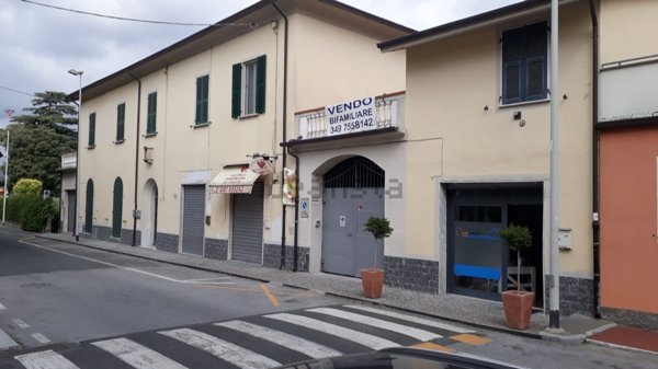 casa indipendente in vendita a Santo Stefano di Magra