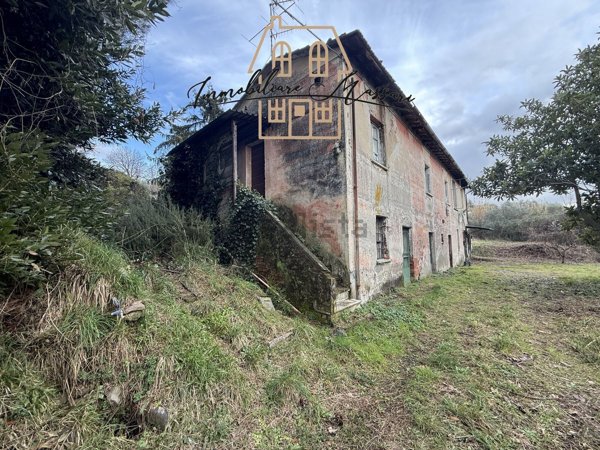 casa semindipendente in vendita a Santo Stefano di Magra