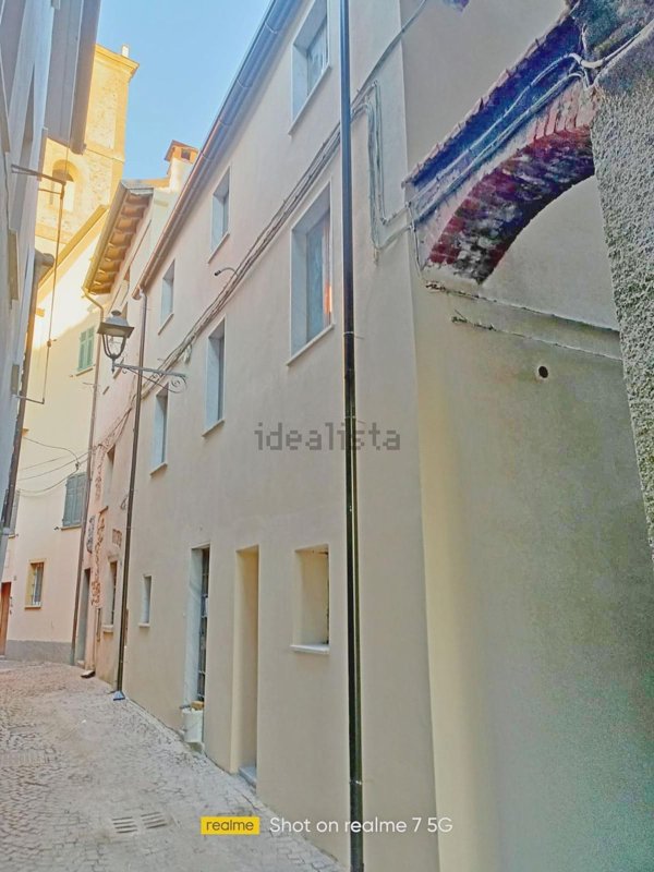 casa indipendente in vendita a Santo Stefano di Magra