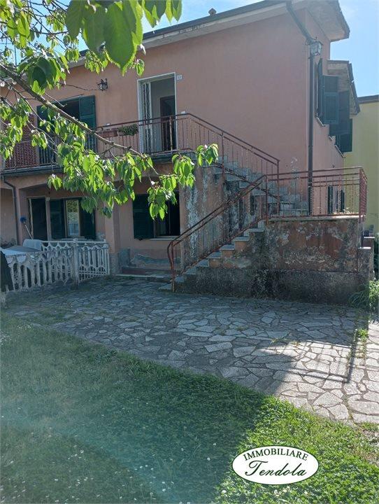 casa indipendente in vendita a Santo Stefano di Magra