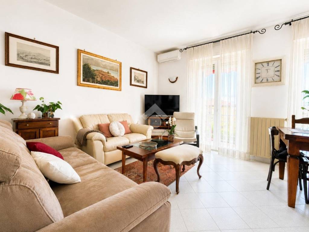 appartamento in vendita a Santo Stefano di Magra in zona Ponzano Magra