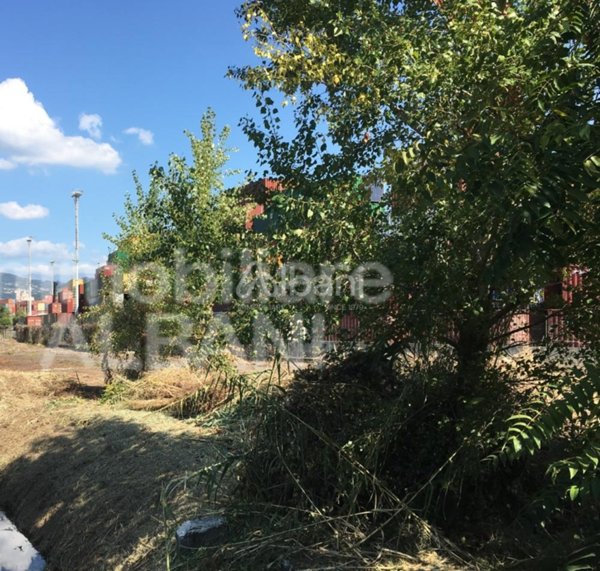 terreno edificabile in vendita a Santo Stefano di Magra in zona Ponzano Magra