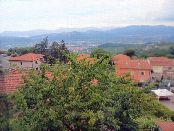 appartamento in vendita a Santo Stefano di Magra in zona Ponzano Superiore