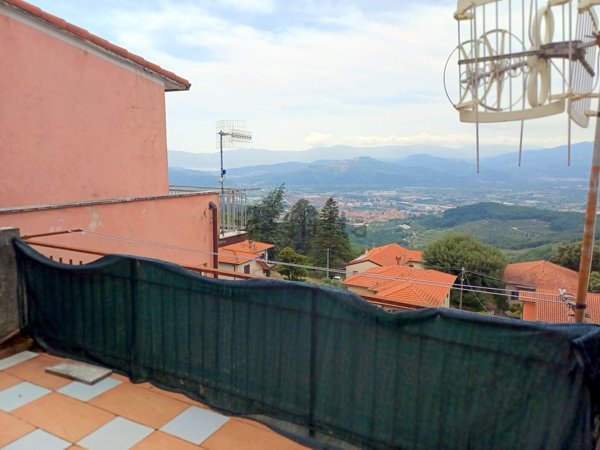 appartamento in vendita a Santo Stefano di Magra in zona Ponzano Superiore