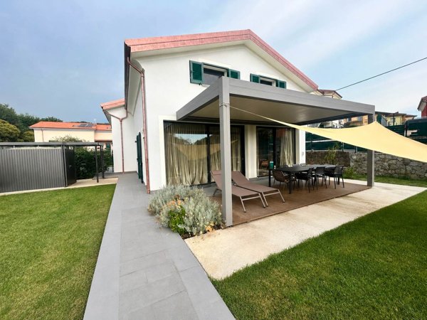 casa semindipendente in vendita a Santo Stefano di Magra in zona Ponzano Magra