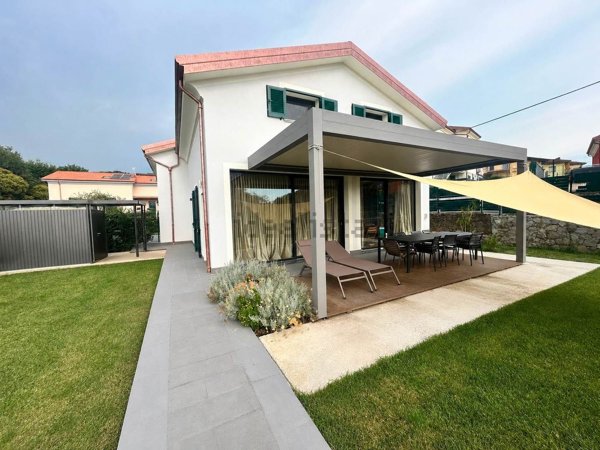 casa semindipendente in vendita a Santo Stefano di Magra in zona Ponzano Magra