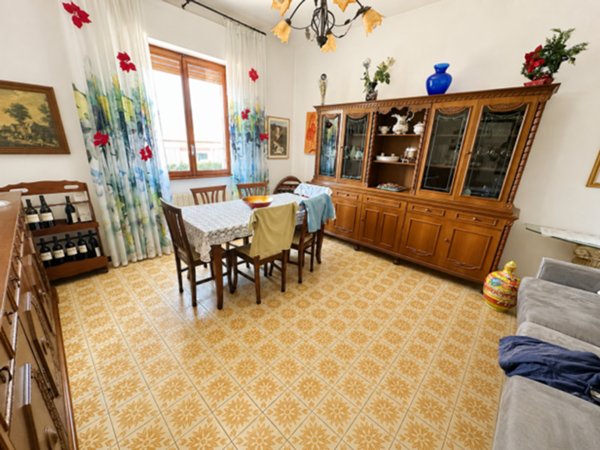 casa indipendente in vendita a Santo Stefano di Magra