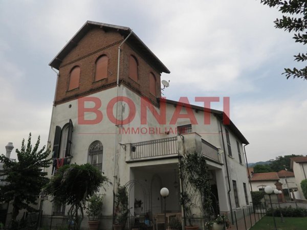 casa indipendente in vendita a Santo Stefano di Magra